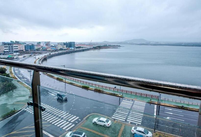 Семейный Номер Вид на Море, Co Op City Hotel Seongsan