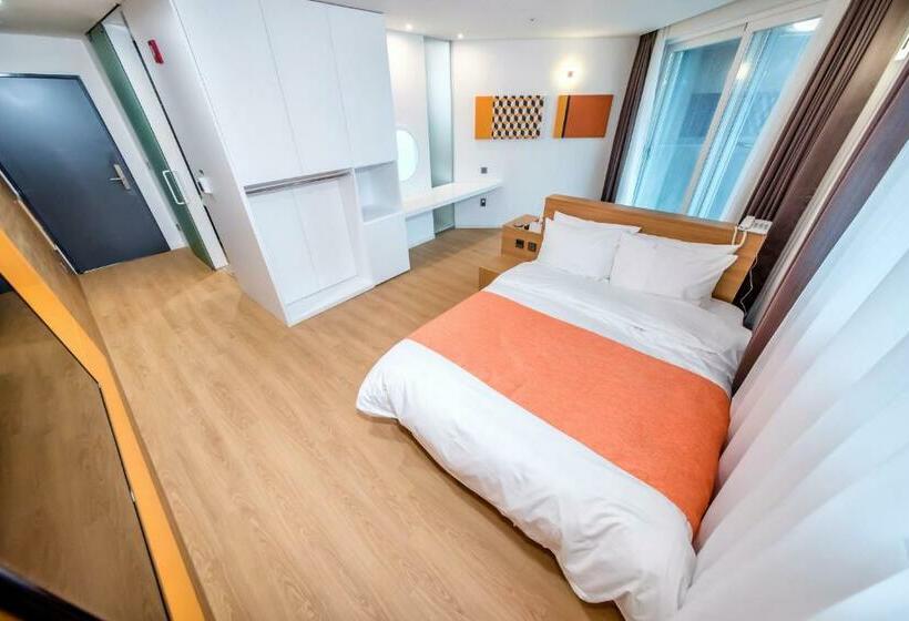 Номер Executive Вид на Море, Co Op City Hotel Seongsan