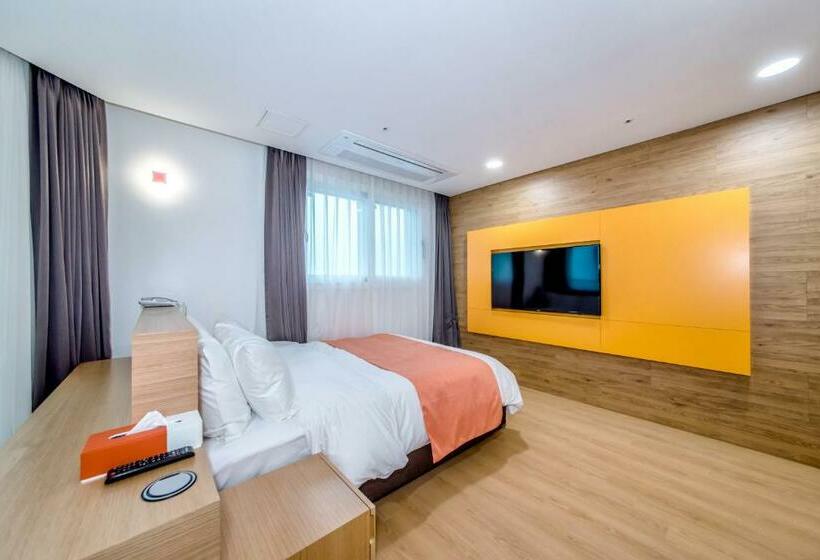Номер Executive Вид на Море, Co Op City Hotel Seongsan