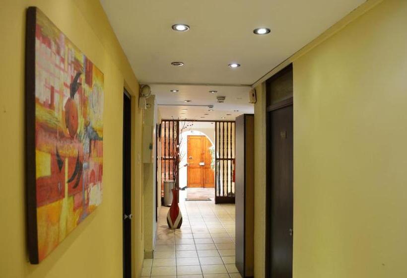 Habitación Triple Clásica, Monterrico Hotel Perú