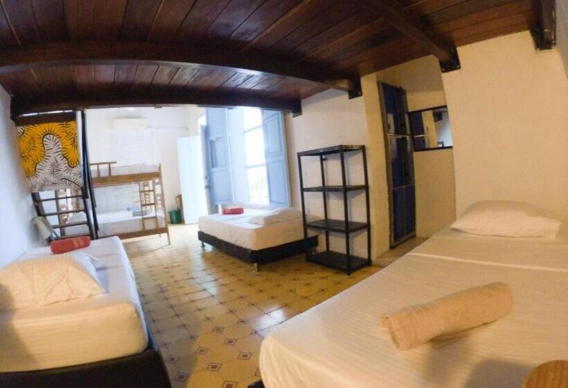 تختخواب در اتاق مشترک, Hostal Españolete