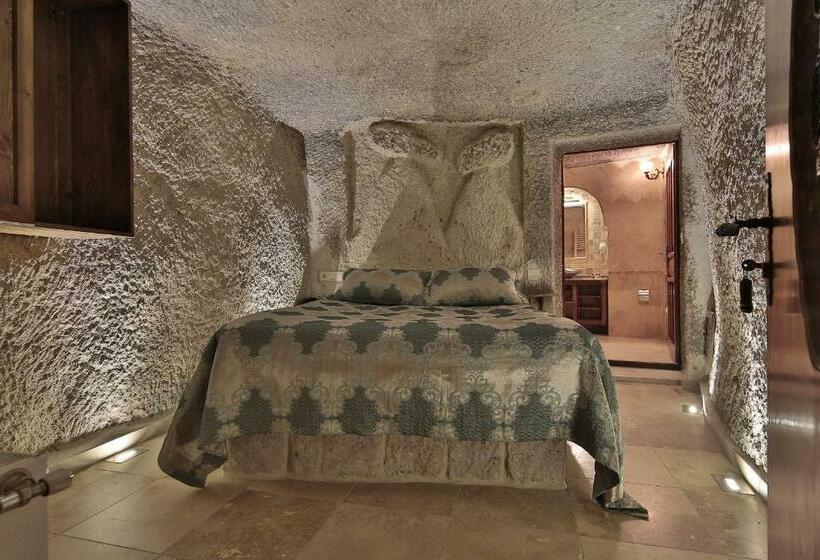 スタンダードルーム, Shoestring Cave House