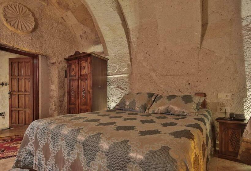 スタンダードルーム, Shoestring Cave House