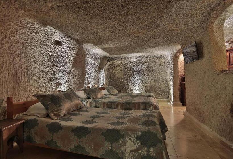 اتاق خانوادگی, Shoestring Cave House