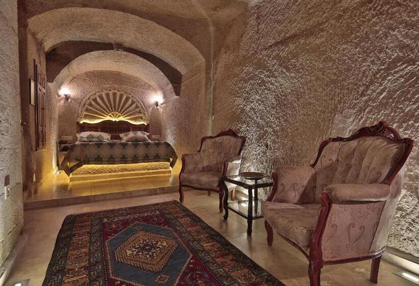 Delüks Oda, Shoestring Cave House