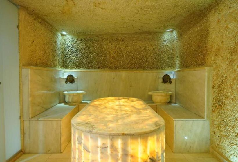 جناح مزوَّد بشرفة, Shoestring Cave House