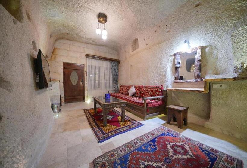 سوییت اجرایی, Shoestring Cave House