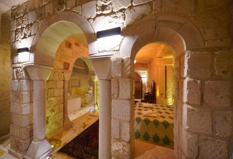 سوییت, Shoestring Cave House