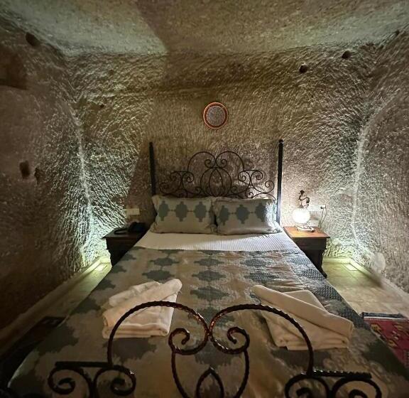 キングサイズベッドのデラックスルーム, Shoestring Cave House