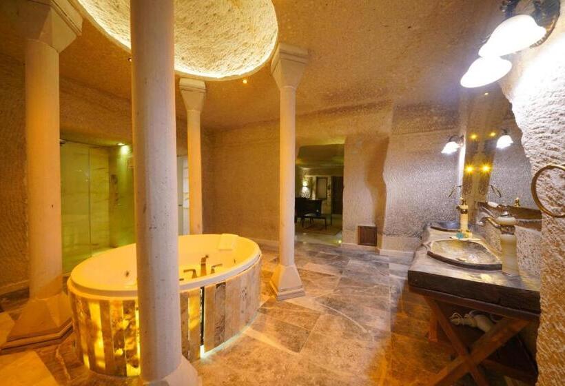 جناح رئاسى, Shoestring Cave House