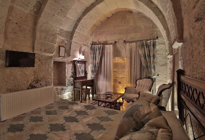 Delüks Oda, Shoestring Cave House