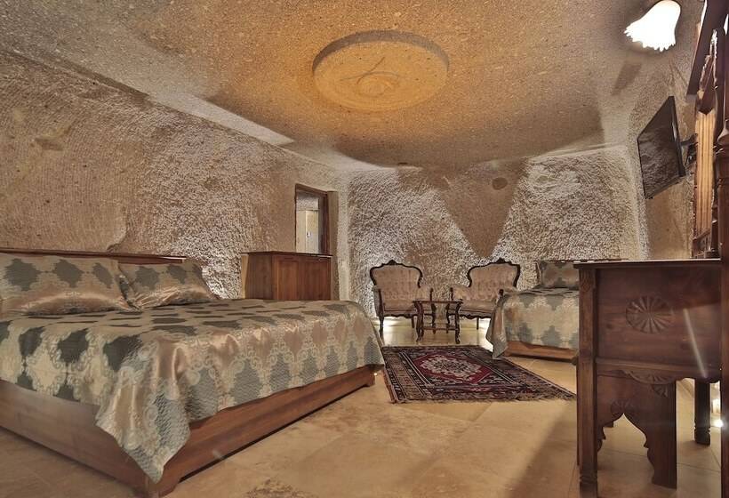 اتاق لوکس, Shoestring Cave House