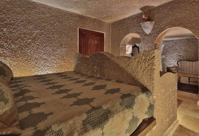 スイート, Shoestring Cave House