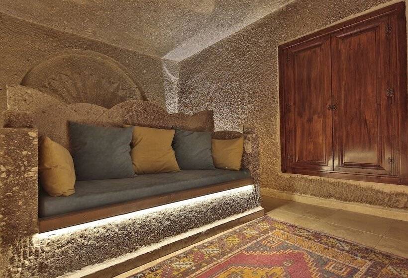 Süit, Shoestring Cave House