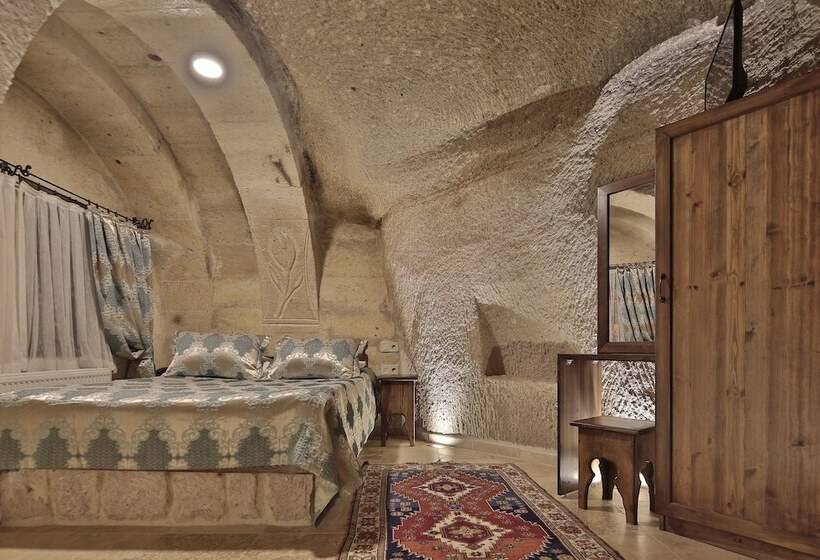 スタンダードルーム, Shoestring Cave House