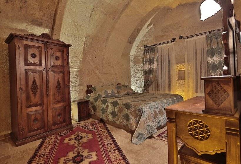 اتاق استاندارد, Shoestring Cave House