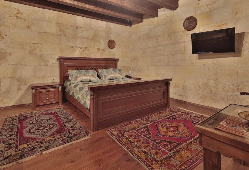 اتاق لوکس, Shoestring Cave House