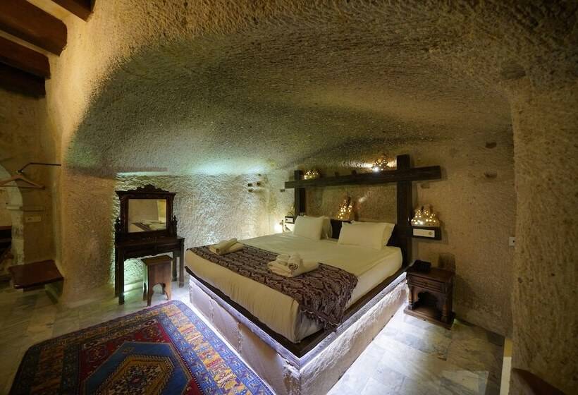 Süit, Shoestring Cave House