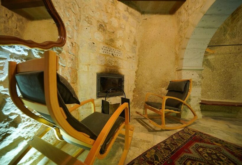 Süit, Shoestring Cave House
