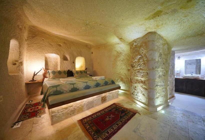 سوییت اجرایی, Shoestring Cave House