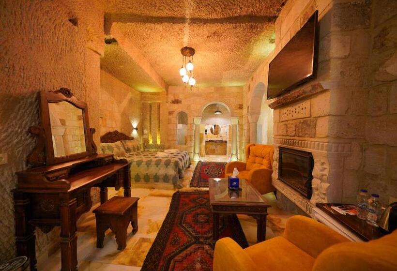 سوییت, Shoestring Cave House