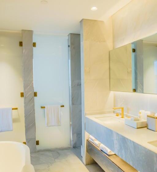 Апартаменты 3 Спальни, Five Palm Jumeirah Dubai