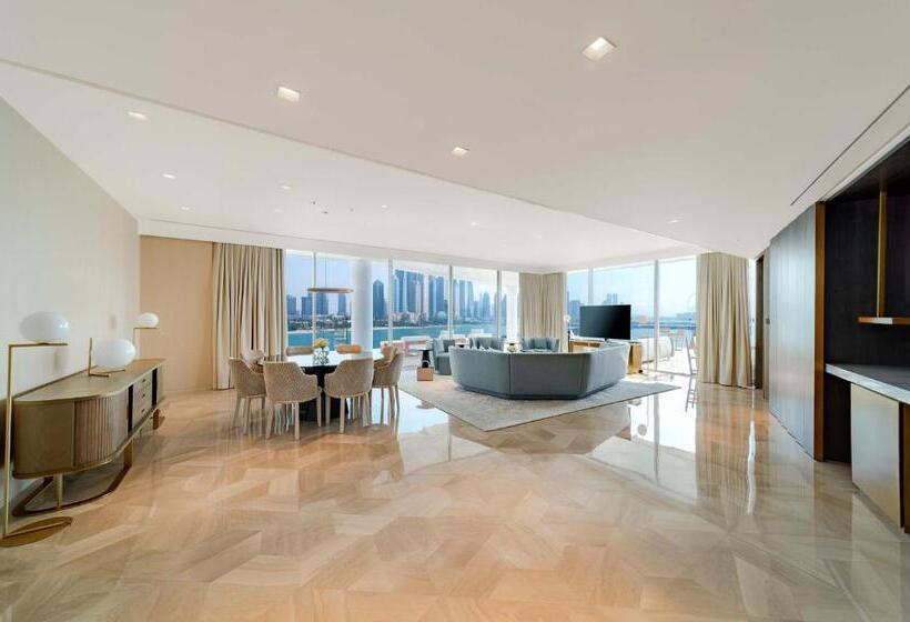 Апартаменты 3 Спальни, Five Palm Jumeirah Dubai