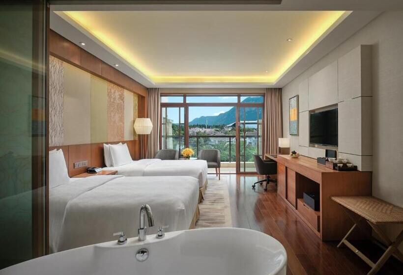 Номер Стандарт Вид на Сад, Hualuxe Hotels & Resorts Kunming, An Ihg