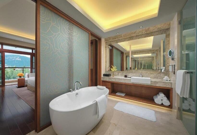 Люкс Кровать Кинг, Hualuxe Hotels & Resorts Kunming, An Ihg