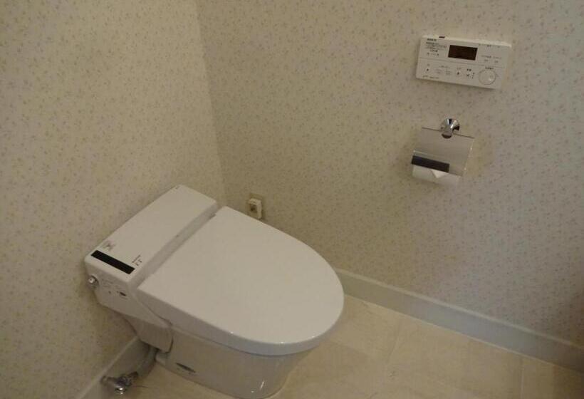 Королевский Люкс, Kyu Karuizawa Hotel Otowa No Mori
