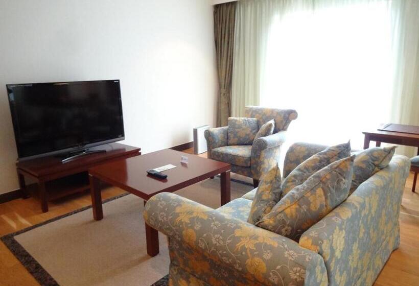 Королевский Люкс, Kyu Karuizawa Hotel Otowa No Mori