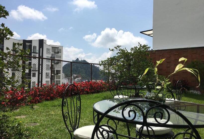 4인용 스탠다드 룸, Regine S Manizales