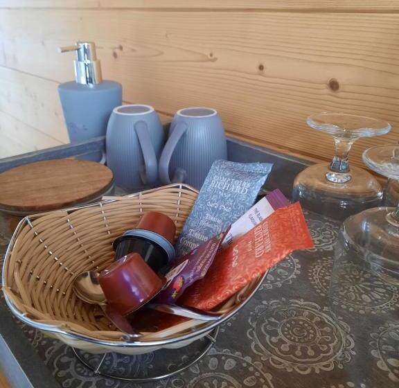 اتاق استاندارد با تخت بزرگ, Au Cœur Des Lacs   Chambres D Hôtes