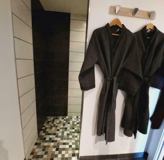 اتاق استاندارد با تخت بزرگ, Au Cœur Des Lacs   Chambres D Hôtes