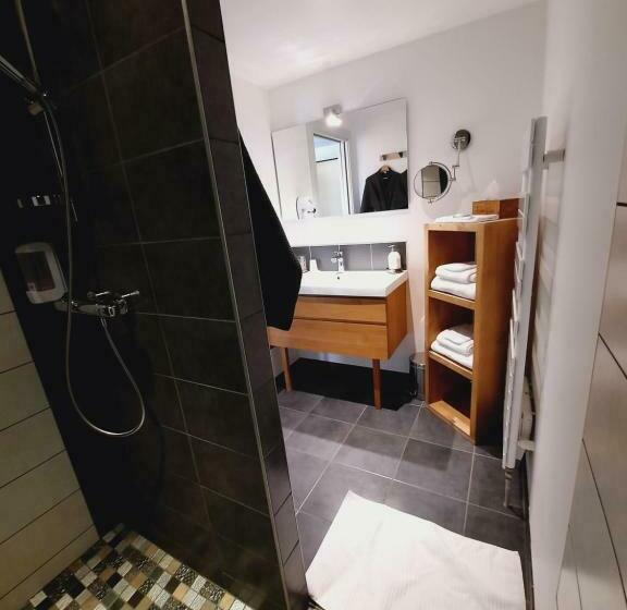 اتاق استاندارد با تخت بزرگ, Au Cœur Des Lacs   Chambres D Hôtes