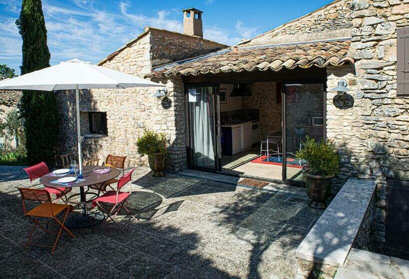 스탠다드 스튜디오, Le Clos Des Amandiers