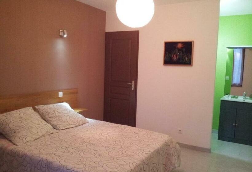 Номер Deluxe, Millot Conilhac
