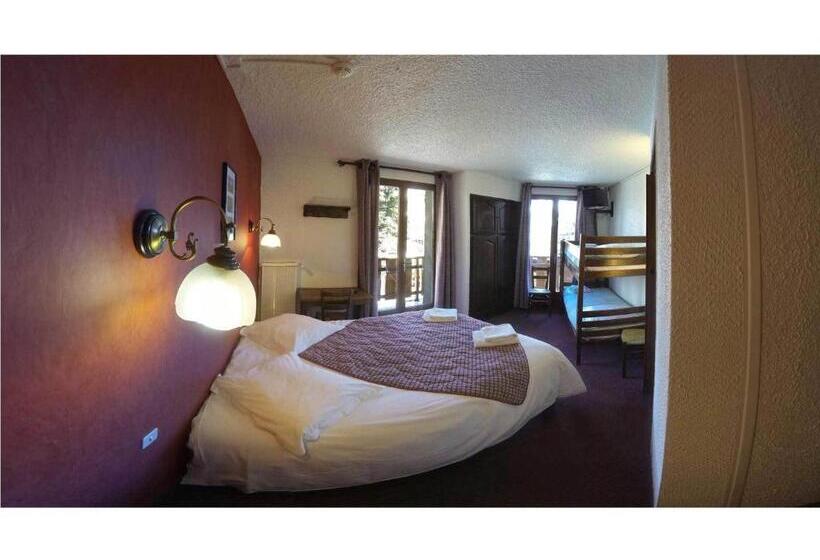 اتاق استاندارد چهارنفره با بالکن, Hôtel Les Gardettes