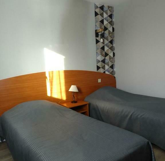 Номер Стандарт, Logis Hôtel Les 3 Marchands