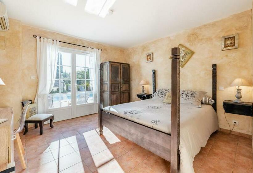 Quarto Clássico, La Bastide De Font Clarette