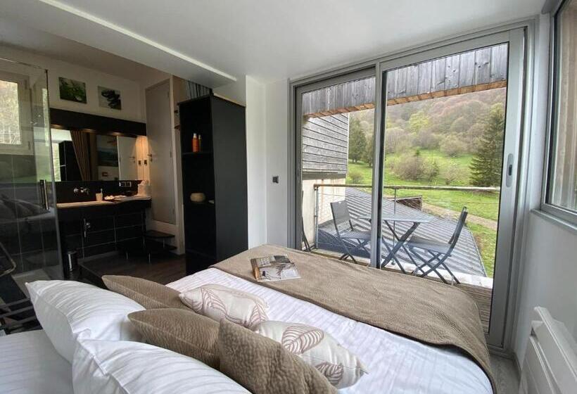 Трехместный Номер Стандарт с Балконом, Aux 500 Diables Eco Lodge