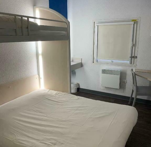 اتاق استاندارد سه تخته با سرویس بهداشتی مشترک, F1 Pontarlier