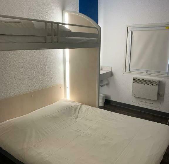 اتاق استاندارد سه تخته با سرویس بهداشتی مشترک, F1 Pontarlier