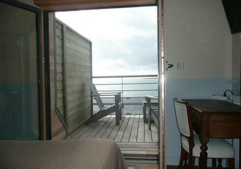 غرفة قياسية مطلّة علي البحر مزوَّدة بتراس, Hôtel Kermor