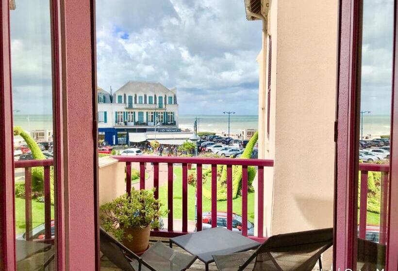 سوییت با چشم‌انداز دریا, Outremer  Villa Le Couchant