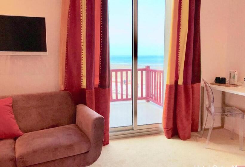 اتاق لوکس با چشم‌انداز دریا, Outremer  Villa Le Couchant