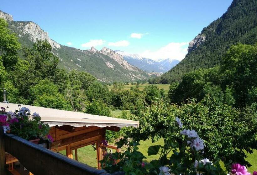 Номер Стандарт Трехместный, Hôtel Restaurant Gîtes Les 5 Saisons