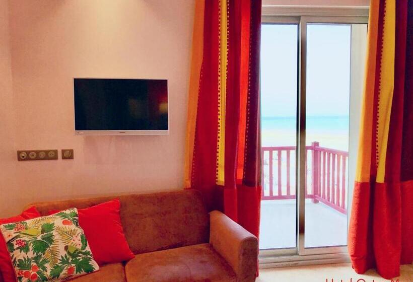 اتاق لوکس با چشم‌انداز دریا, Outremer  Villa Le Couchant