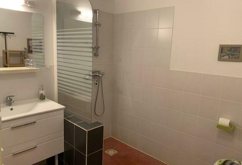 סוויטה, Domaine De La Madeleine