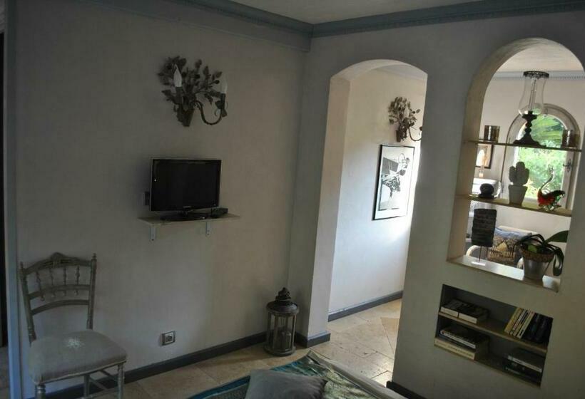 سوییت, Sous L Olivier
